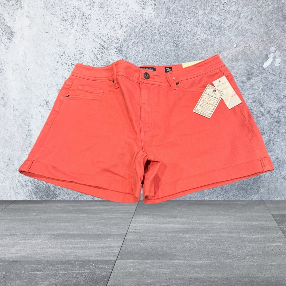 Flags and Anthem Shelby High Rise Denim Short. NWT